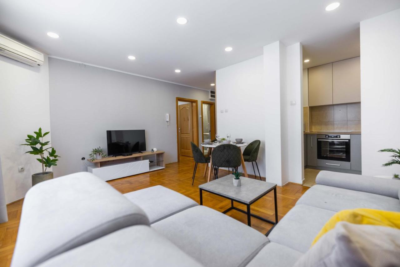 נובי סאד Apartment Marina מראה חיצוני תמונה